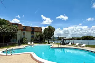 671 NE 195th St, Miami, FL 33179 - Photo 33