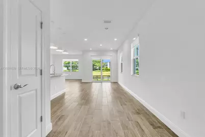 581 Sanderling Cir #581, Deerfield Beach, FL 33442 - Photo 7
