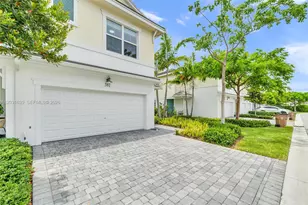581 Sanderling Cir, Deerfield Beach, FL 33442 - Photo 5