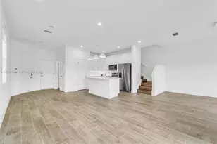 581 Sanderling Cir, Deerfield Beach, FL 33442 - Photo 9