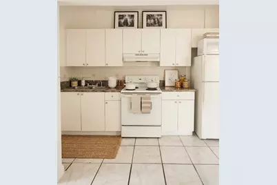 2745 W Okeechobee Rd #5, Hialeah, FL 33010 - Photo 3