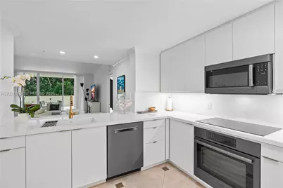3400 SW 27th Ave #207, Miami, FL 33133 - Photo 5