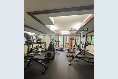 671 NE 195th St #425-E, Miami, FL 33179 - Photo 23