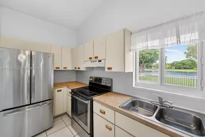 11038 SW 148th Pl, Miami, FL 33196 - Photo 17