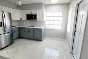 1150 Atlantic Shores Blvd, Hallandale Beach, FL 33009 - Photo 7