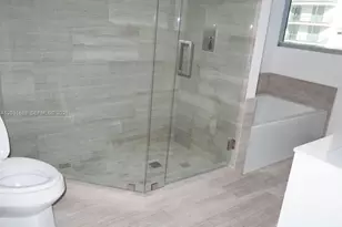 1300 Brickell Bay Dr, Miami, FL 33131 - Photo 7