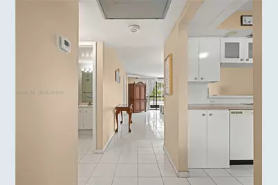 901 Colony Point Cir #112, Pembroke Pines, FL 33026 - Photo 11