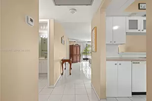 901 Colony Point Cir, Pembroke Pines, FL 33026 - Photo 11