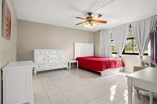 901 Colony Point Cir, Pembroke Pines, FL 33026 - Photo 13