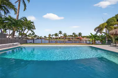 380 SE 1st Ter, Pompano Beach, FL 33060 - Photo 29