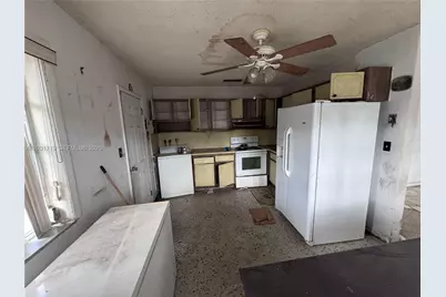 1369 NW 30th St, Miami, FL 33142 - Photo 3