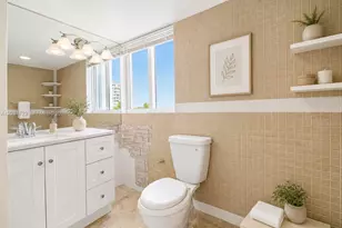 5900 Collins Ave, Miami Beach, FL 33140 - Photo 19