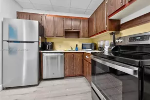 3101 N Country Club Dr, Aventura, FL 33180 - Photo 9