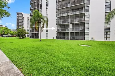 3101 N Country Club Dr #209, Aventura, FL 33180 - Photo 3