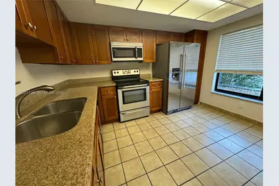 16498 NE 26th Ave #12, North Miami Beach, FL 33160 - Photo 7