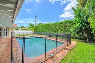 2120 NE 207th St, Miami, FL 33179 - Photo 5