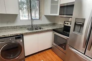 6900 SW 39th St, Davie, FL 33314 - Photo 11
