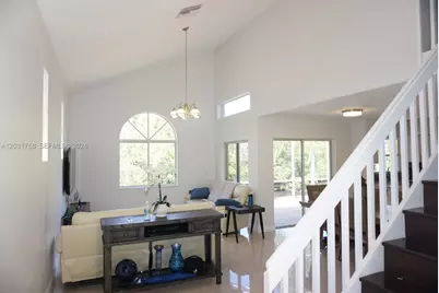 1057 SE 6th Ave, Dania Beach, FL 33004 - Photo 9