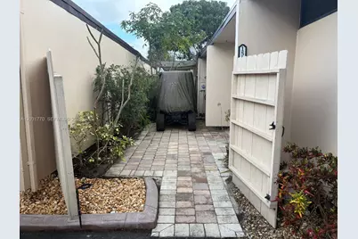 15003 Coconut Ct, Miami Lakes, FL 33014 - Photo 1