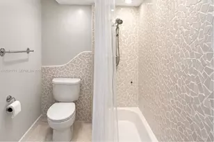 1000 West Ave, Miami Beach, FL 33139 - Photo 11