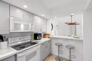 5600 Collins Ave, Miami Beach, FL 33140 - Photo 13