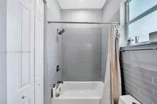 8908 NW 40th St, Coral Springs, FL 33065 - Photo 13
