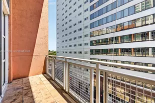 253 NE 2nd St, Miami, FL 33132 - Photo 13