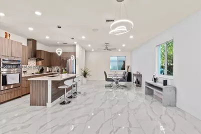 6680 NW 102nd Path, Doral, FL 33178 - Photo 5
