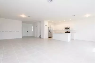 2636 SE 8th Ct, Homestead, FL 33035 - Photo 3