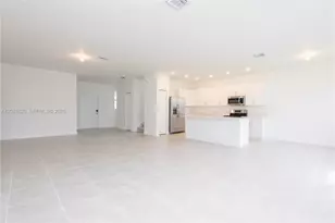 2636 SE 8th Ct, Homestead, FL 33035 - Photo 3