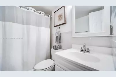 2401 Collins Ave #904, Miami Beach, FL 33140 - Photo 9