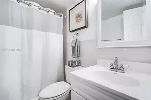 2401 Collins Ave, Miami Beach, FL 33140 - Photo 9