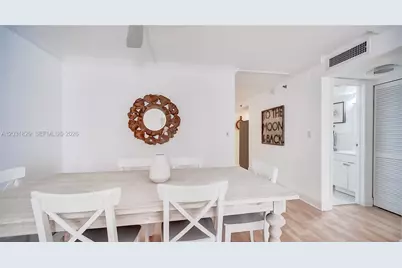 2401 Collins Ave #904, Miami Beach, FL 33140 - Photo 5