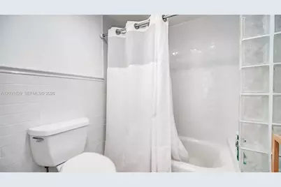2401 Collins Ave #904, Miami Beach, FL 33140 - Photo 13