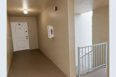 9420 Tangerine Pl #401, Davie, FL 33324 - Photo 3