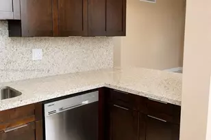 9420 Tangerine Pl, Davie, FL 33324 - Photo 15