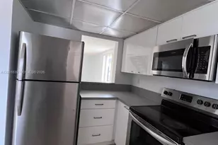 1074 W 38th St, Hialeah, FL 33012 - Photo 9