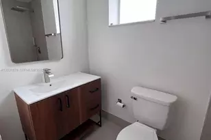 1074 W 38th St, Hialeah, FL 33012 - Photo 11