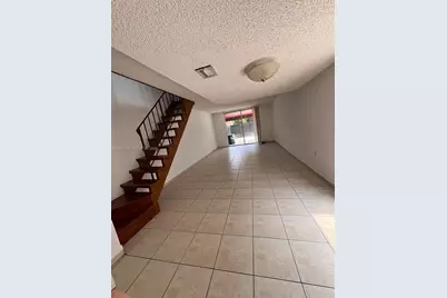 1074 W 38th St #32, Hialeah, FL 33012 - Photo 5