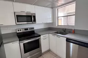 1074 W 38th St, Hialeah, FL 33012 - Photo 7