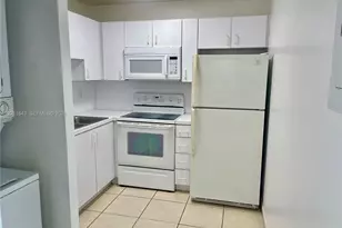8321 NW 7th St, Miami, FL 33126 - Photo 5