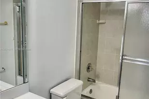 8321 NW 7th St, Miami, FL 33126 - Photo 11