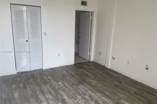 8321 NW 7th St, Miami, FL 33126 - Photo 17