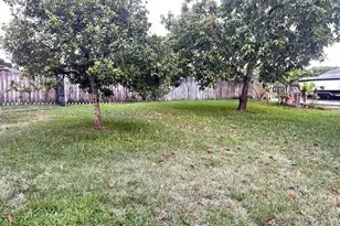 19391 NW 57th Ct, Hialeah, FL 33015 - Photo 17