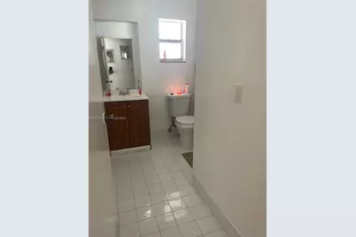19391 NW 57th Ct, Hialeah, FL 33015 - Photo 11