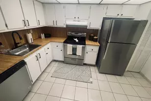 2625 Collins Ave, Miami Beach, FL 33140 - Photo 3