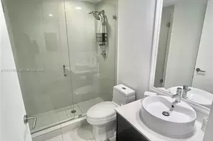 31 SE 6th St, Miami, FL 33131 - Photo 11
