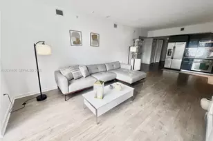31 SE 6th St, Miami, FL 33131 - Photo 3