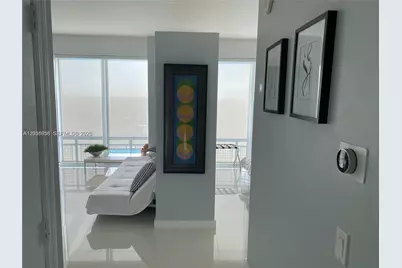 60 SW 13th St #2301, Miami, FL 33130 - Photo 3