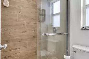 9770 NW 25th St, Sunrise, FL 33322 - Photo 17